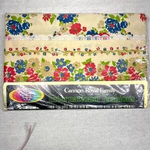 Vtg Cannon Royal Family English Trellis Flat sheet, red white flowers sealed